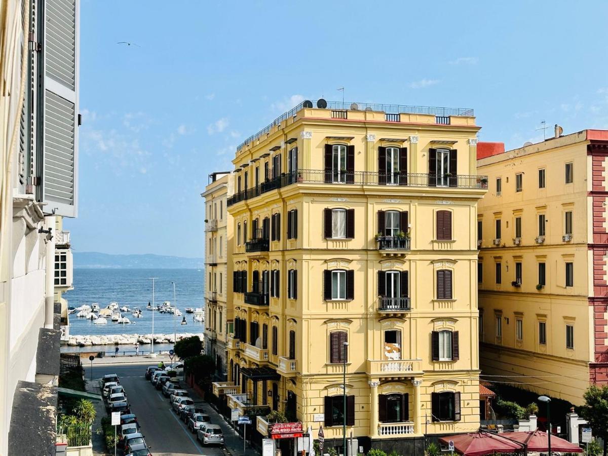 Family Relax Caracciolo Bed & Breakfast Naples Exterior photo