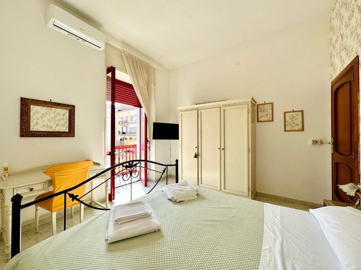Family Relax Caracciolo Bed & Breakfast Naples Exterior photo