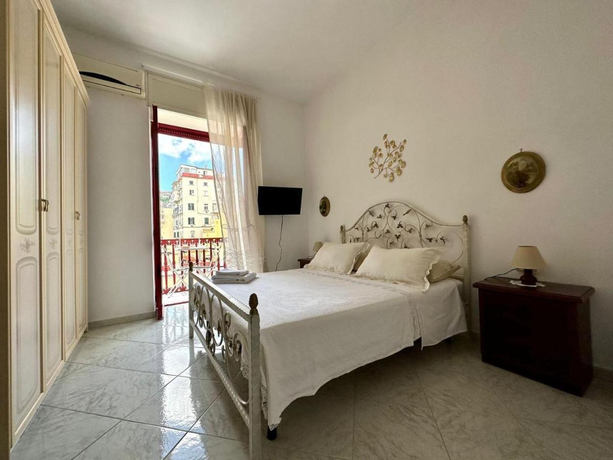 Family Relax Caracciolo Bed & Breakfast Naples Exterior photo