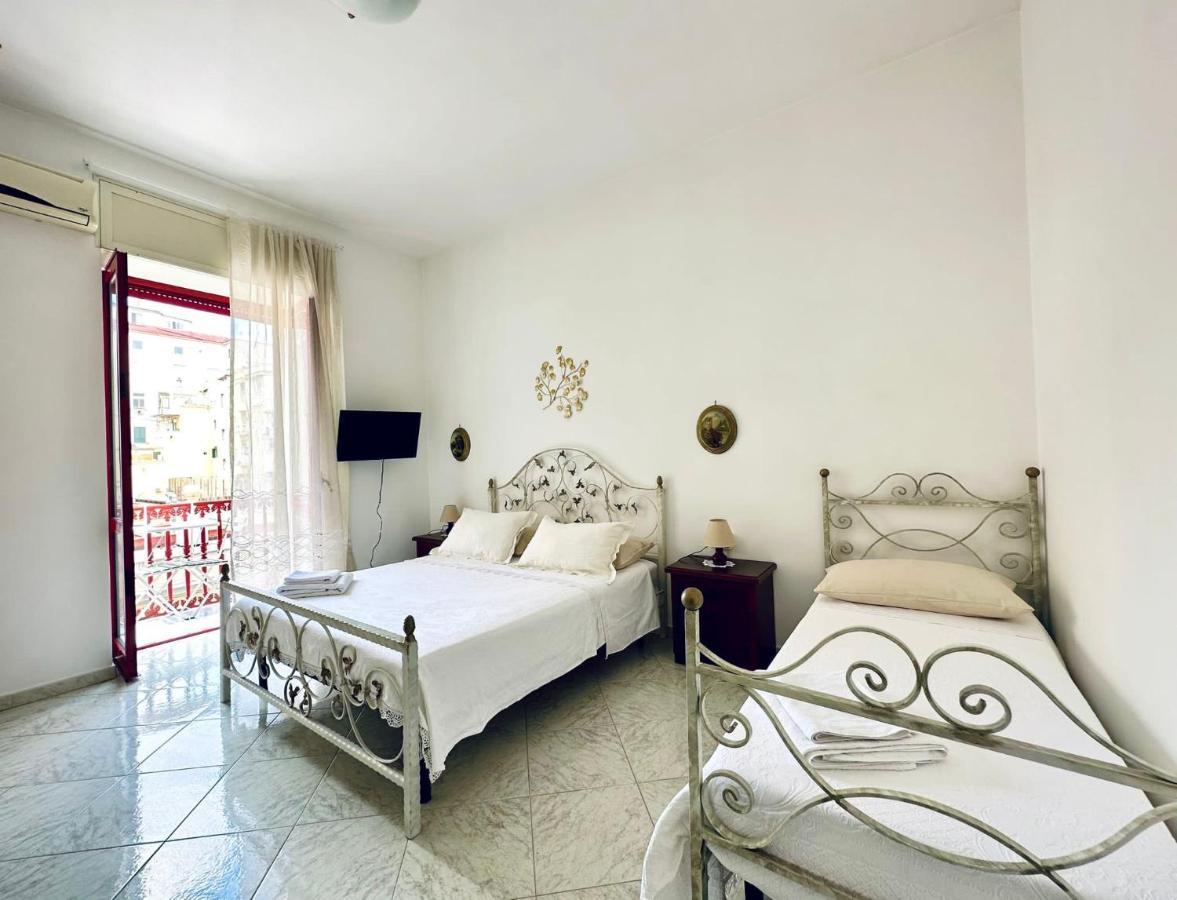 Family Relax Caracciolo Bed & Breakfast Naples Exterior photo
